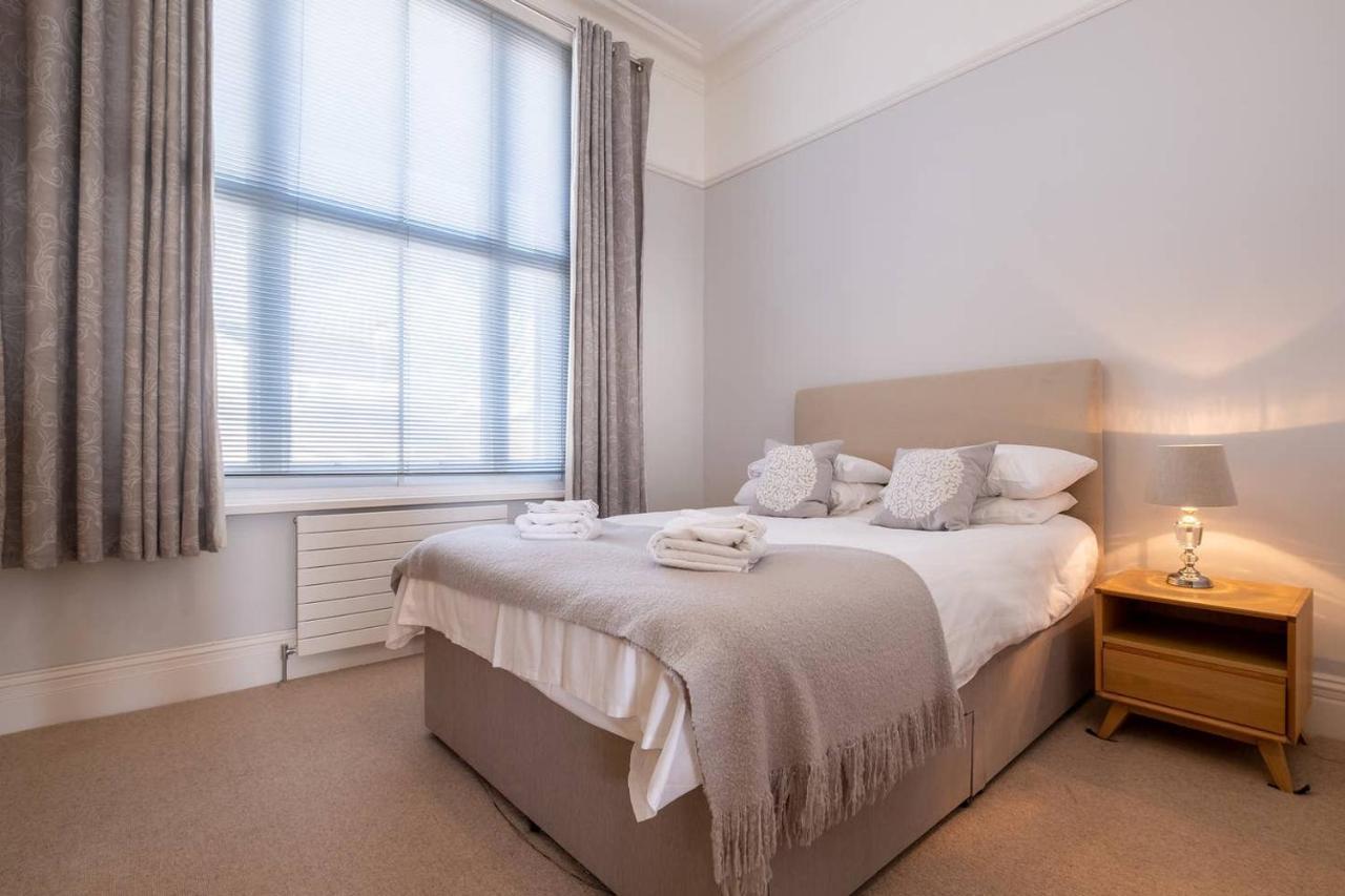 Spectacular Sea Views! Stylish Apt With Balcony Lägenhet Brighton Exteriör bild
