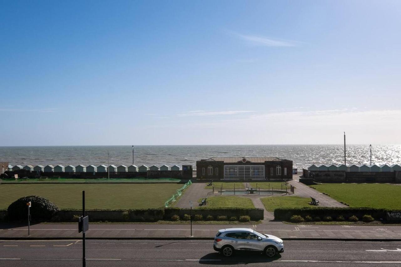 Spectacular Sea Views! Stylish Apt With Balcony Lägenhet Brighton Exteriör bild