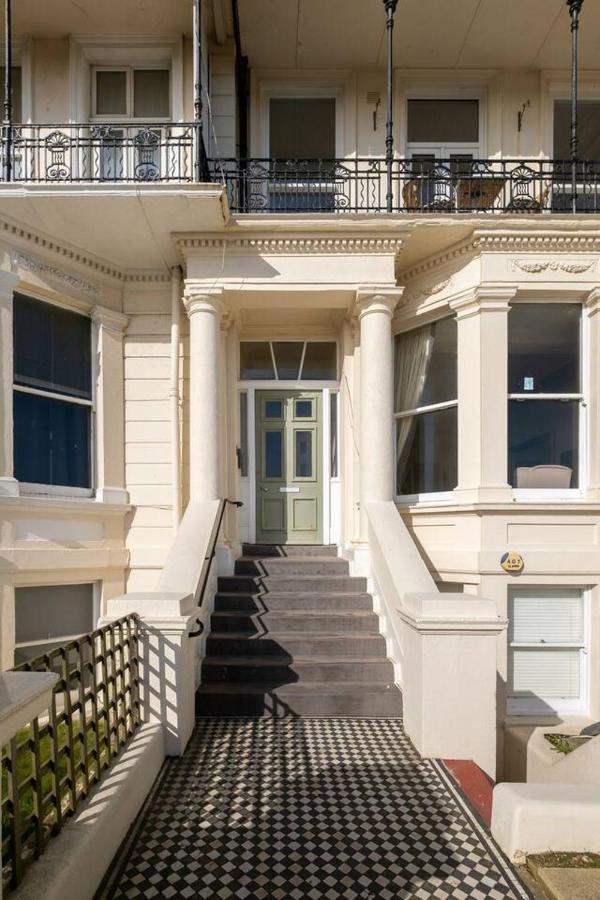 Spectacular Sea Views! Stylish Apt With Balcony Lägenhet Brighton Exteriör bild