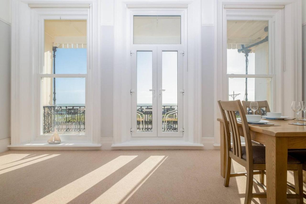 Spectacular Sea Views! Stylish Apt With Balcony Lägenhet Brighton Exteriör bild