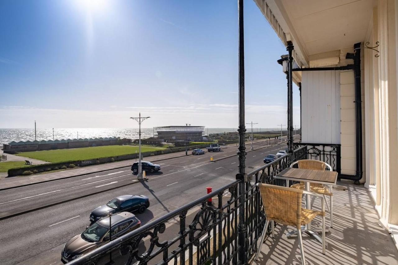 Spectacular Sea Views! Stylish Apt With Balcony Lägenhet Brighton Exteriör bild